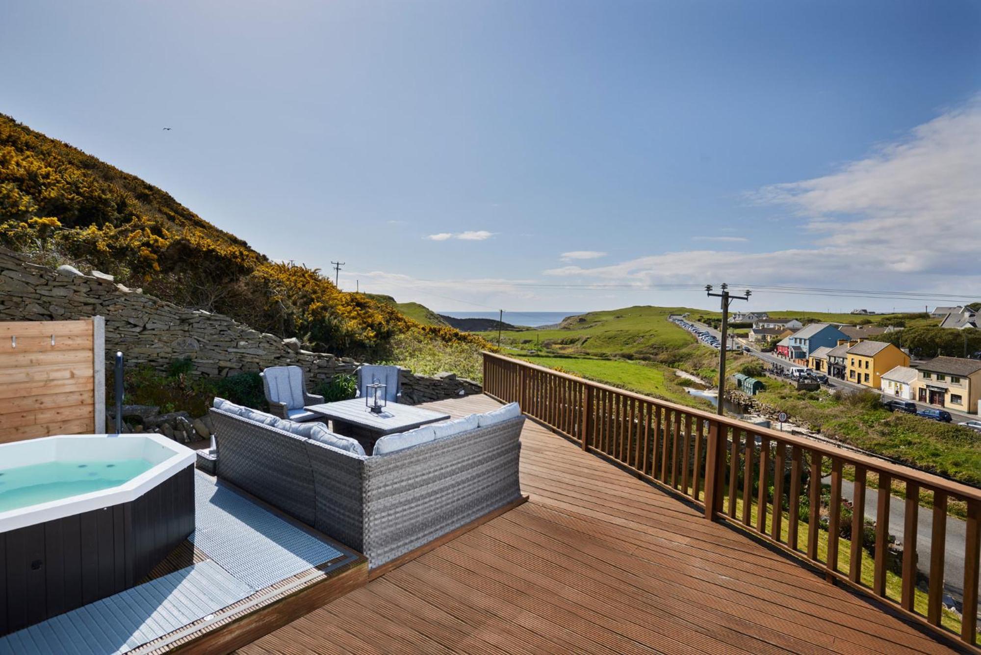 Luxury Lodges In Doolin Village With Hot Tubs ภายนอก รูปภาพ